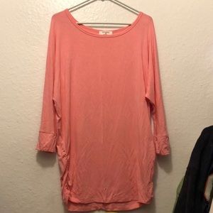 3/4 sleeve top w scrunched on both sides
